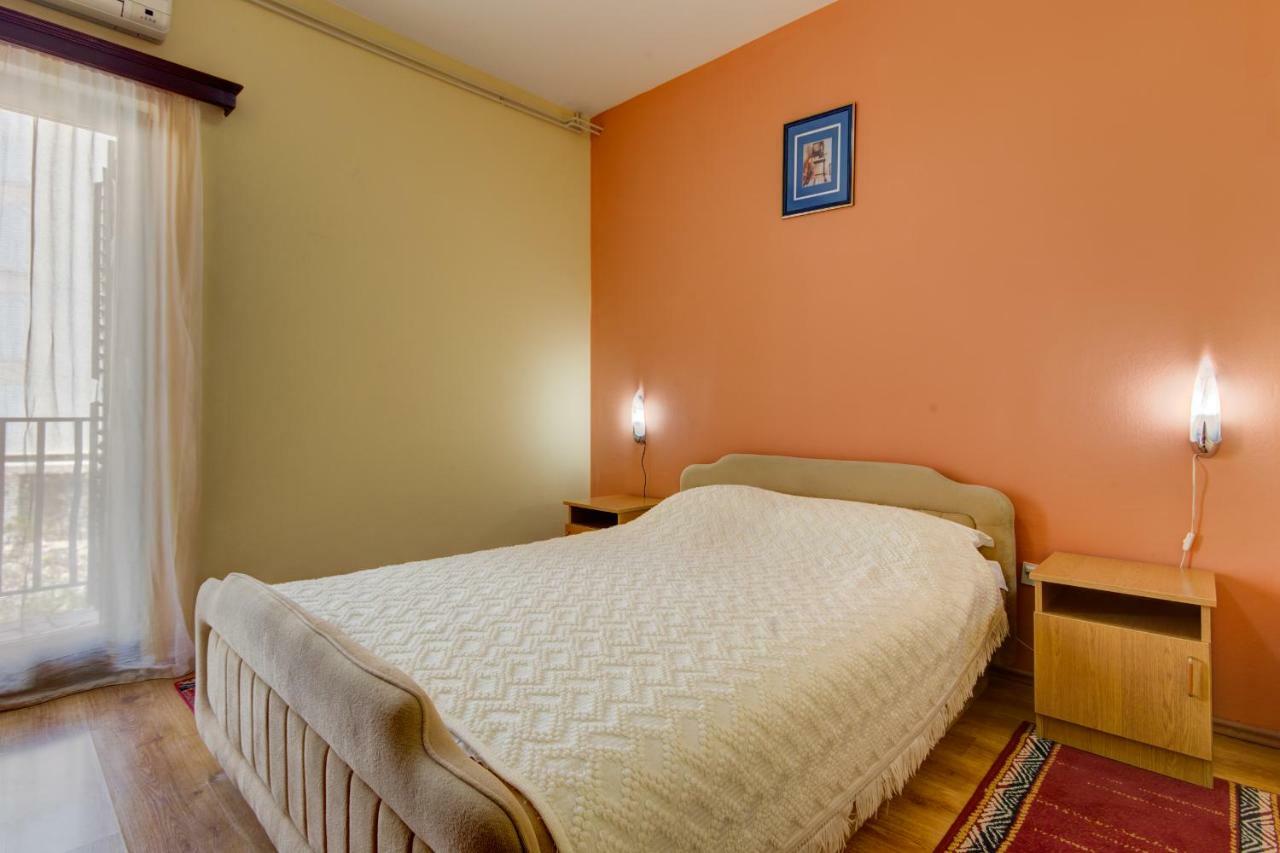 Mali Milocer Bay Accommodation Sveti Stefan Exterior foto